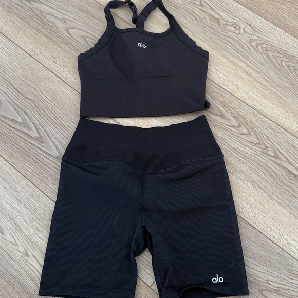 ALO seamless ribbed favorite set - Picture 3 of 3